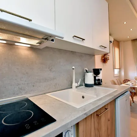 Avgeris Luxury Studio Apartment *